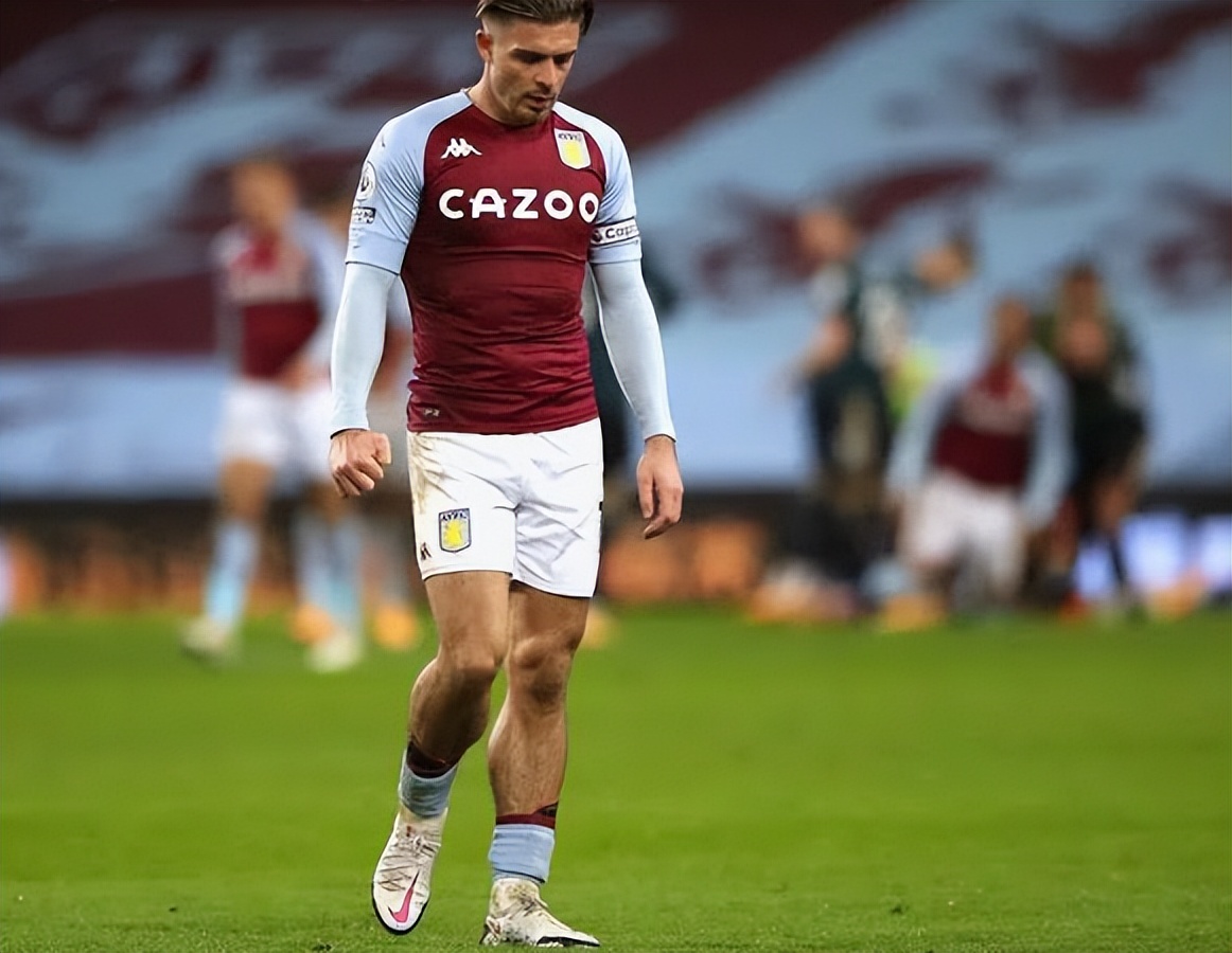 足球袜破了个洞怎么补救,球袜破洞