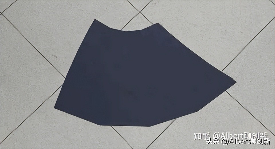 布料魔术师三宅一生的传奇与创新