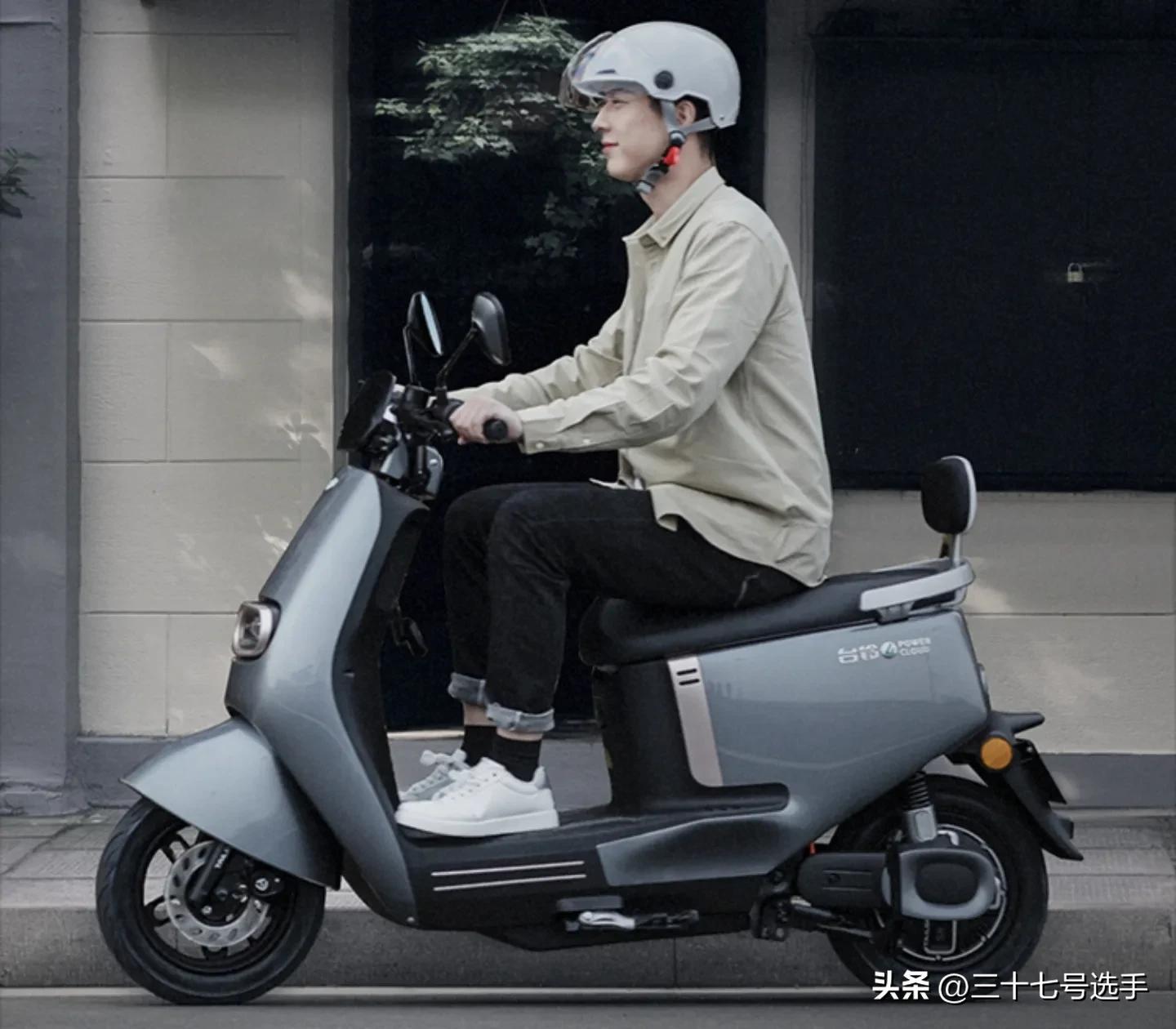 又潮又适合送外卖的踏板车,适合跑外卖的踏板一万多元