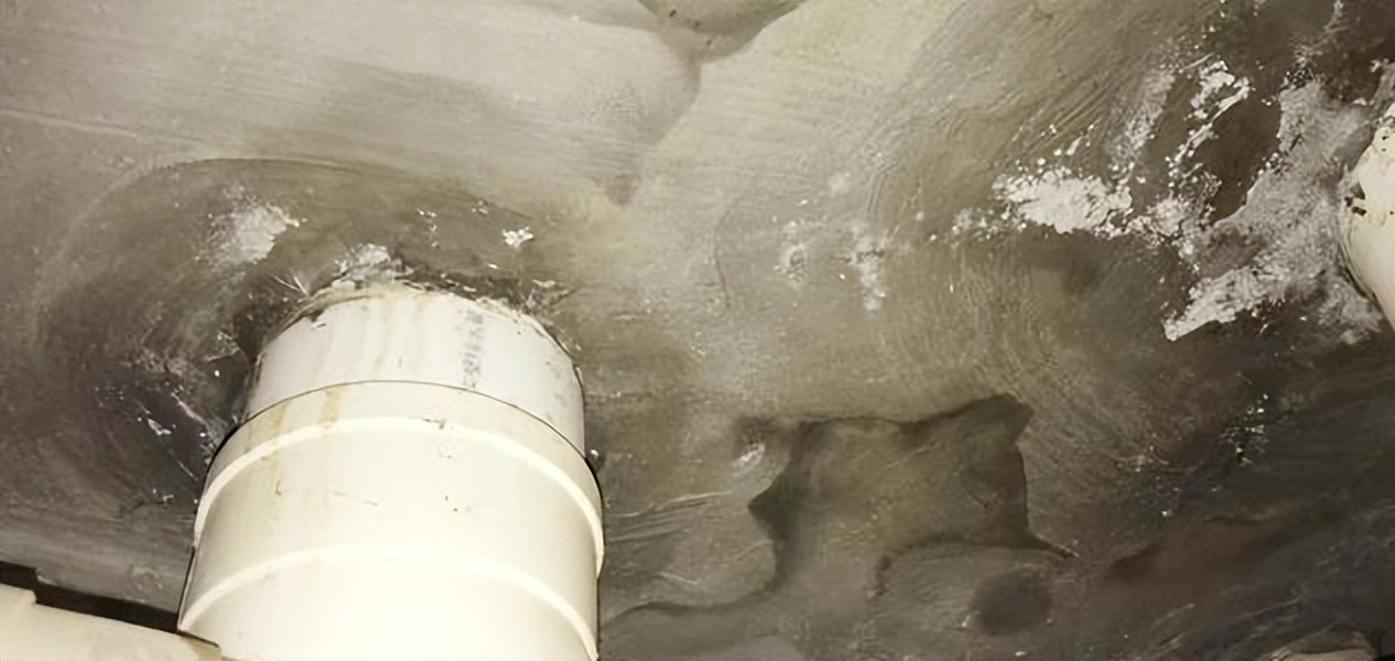 厕所漏水到楼下不砸地砖怎么解决,厕所漏水到楼下怎么处理视频