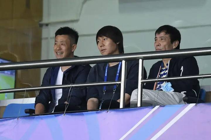 足球报为什么给陈戌源洗地让李铁背锅？