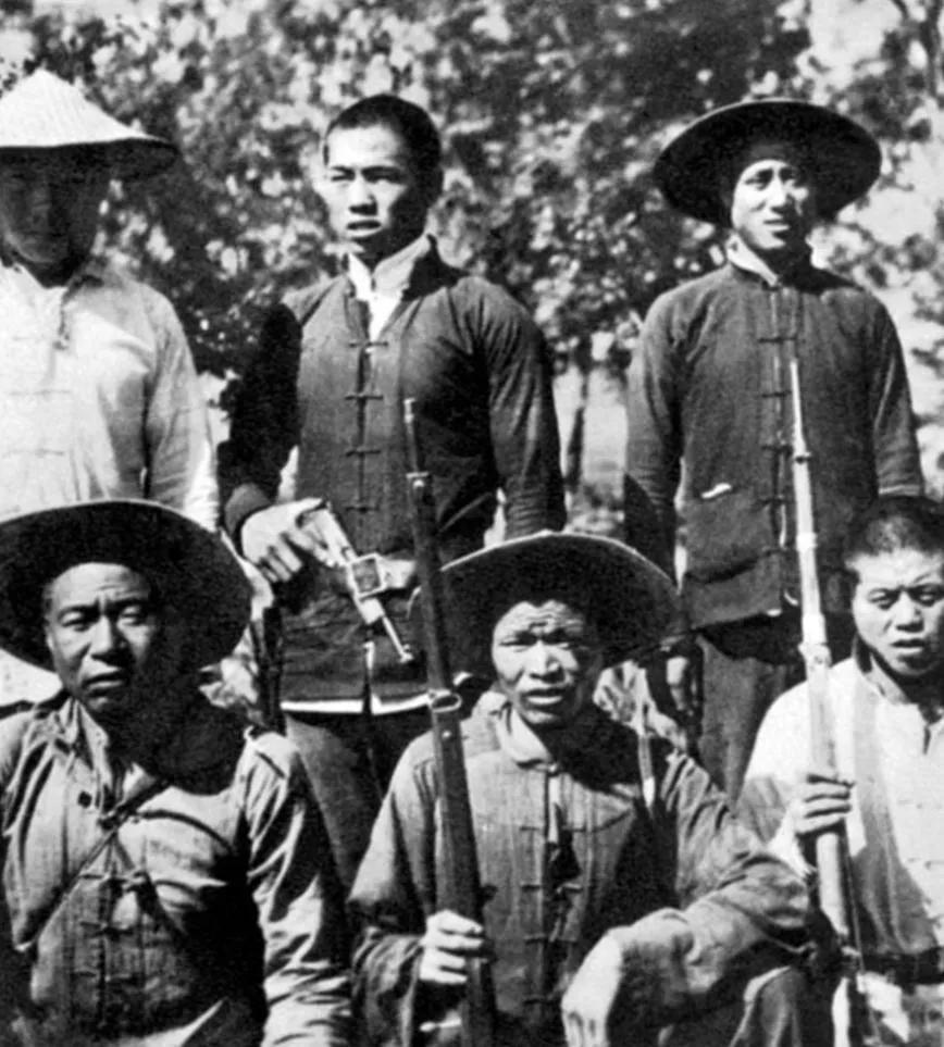 农妇镰刀劈鬼子，舍命护女儿