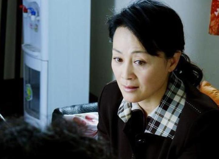 女生出国打工赚钱,出国打工一年赚20万