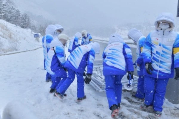她曾是中国女排传奇队长,中国女足队史最年轻队长