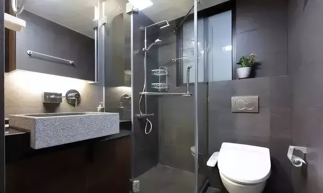 卫生间隔壁房屋墙面渗水发霉咋办,卫生间隔壁墙面渗水怎么回事