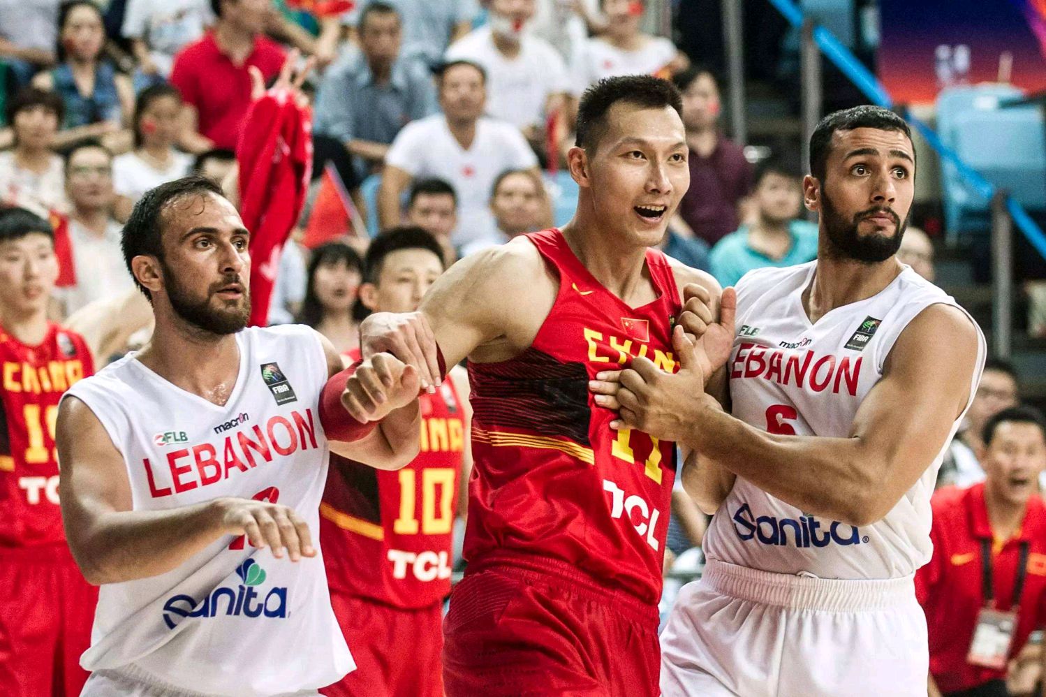 周琦中国队夺冠集锦,中国球员周琦最近消息