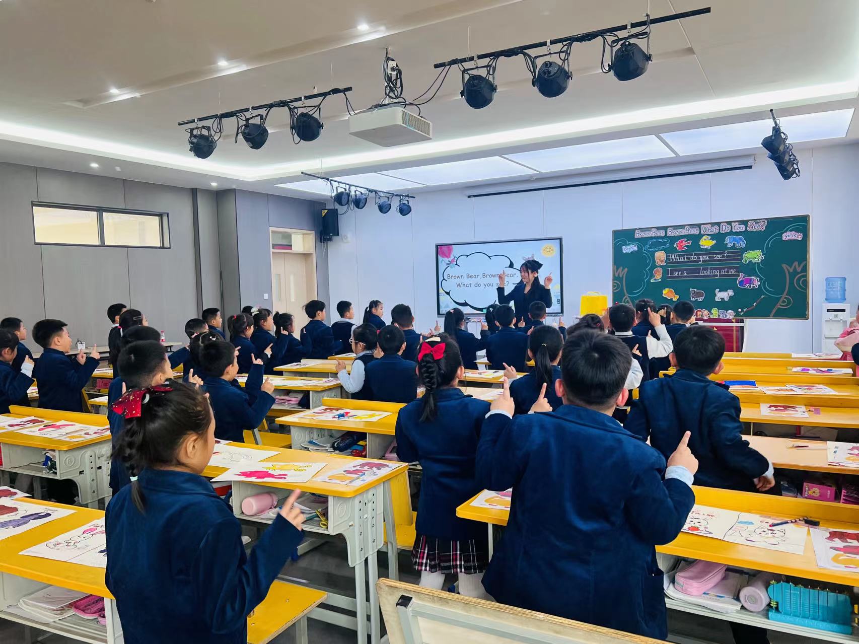 家校携手同心为孩子成长助力,家校携手助力引领孩子共创佳绩