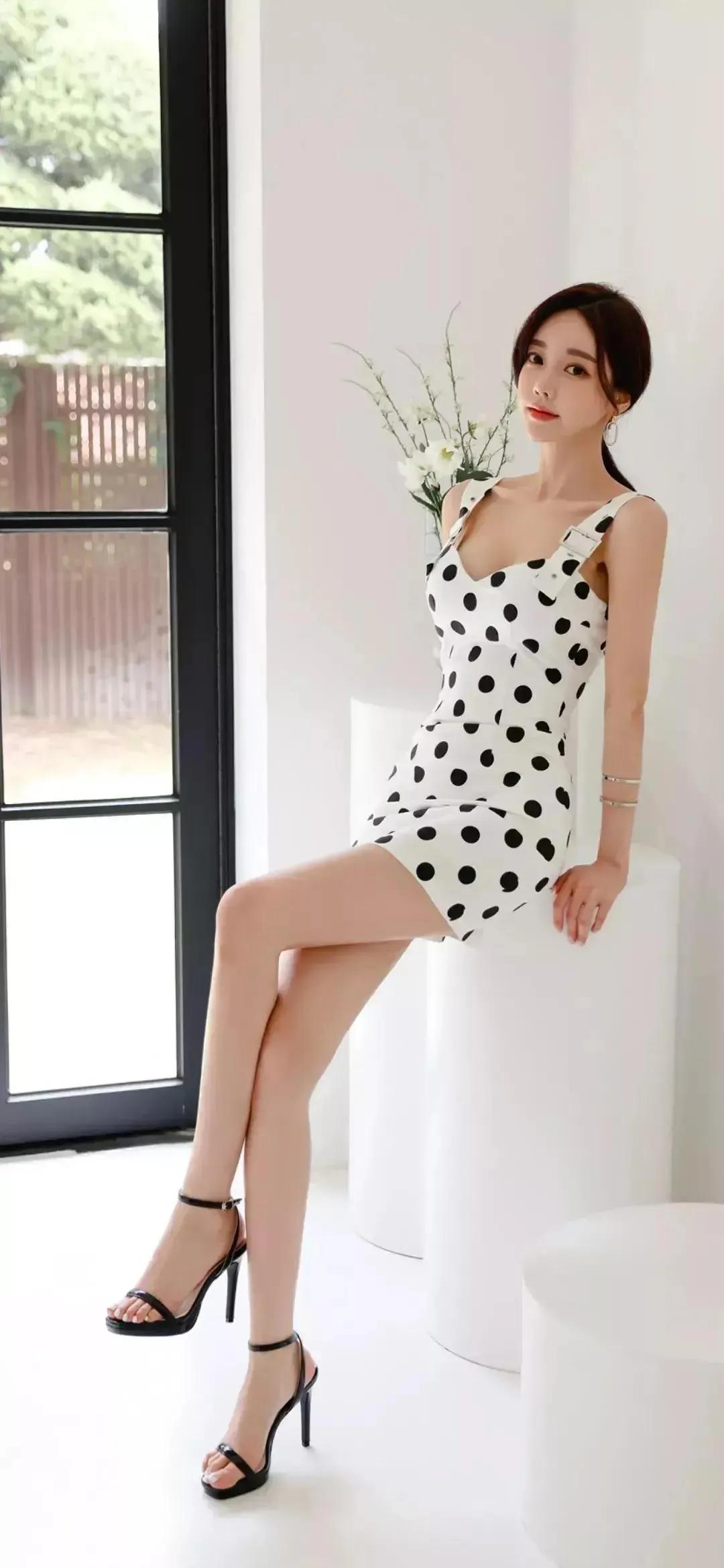 世间美女千百万，人间极品是允珠