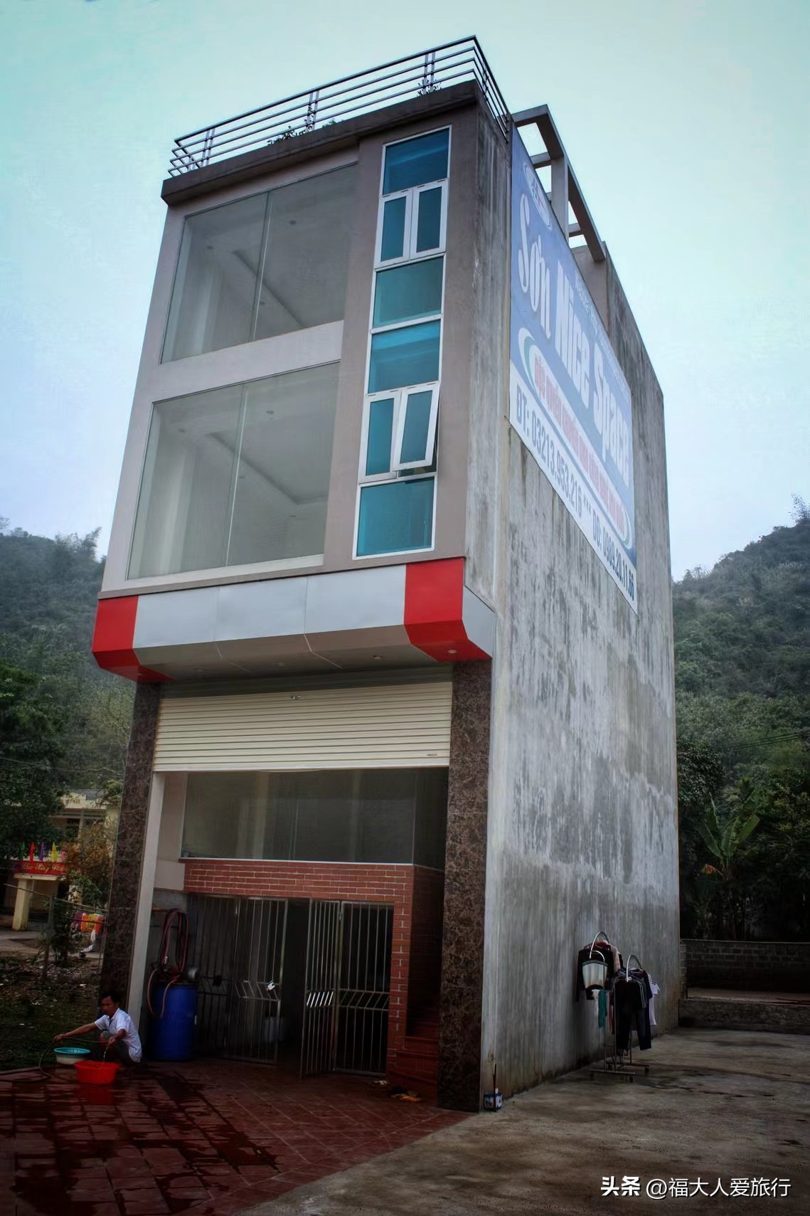 越南那些怪，见怪不要怪：房子一道缝，绿盔很高尚，奥黛更养眼