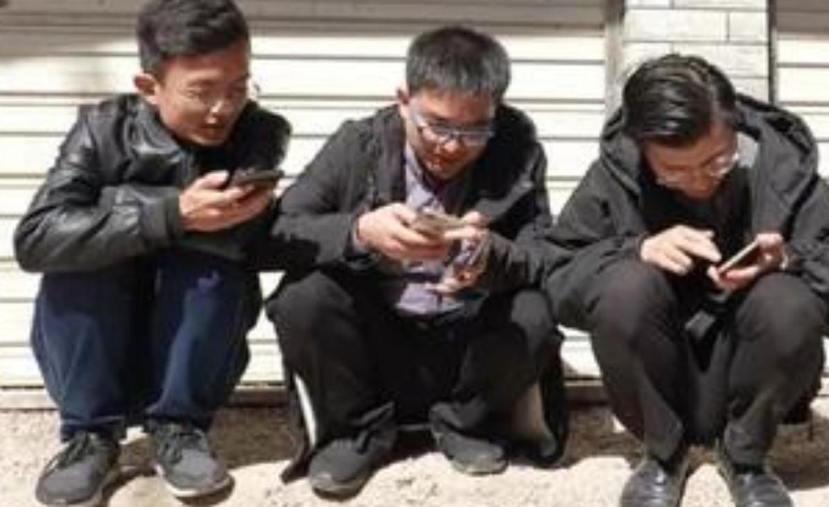 工厂女生追男生,工厂女孩追男孩的原视频