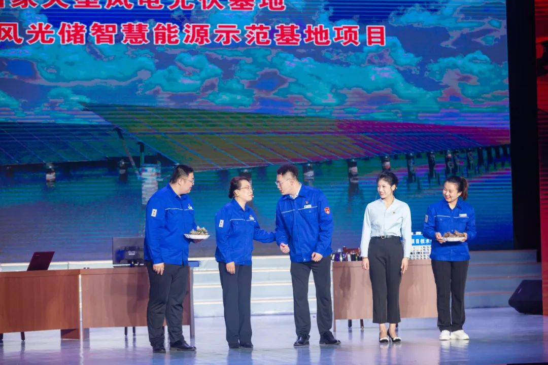 奋进新征程海化*党**旗红——山东海化集团举行庆祝中国*产党共**成立102周年职工文艺演出