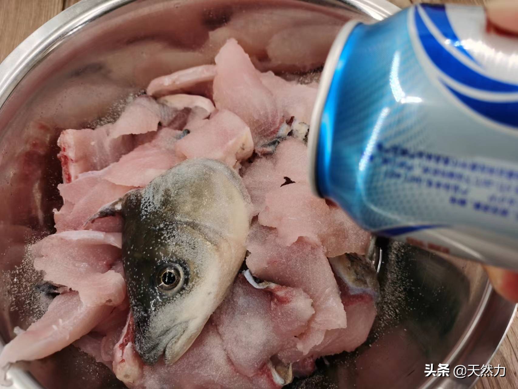 酸菜鱼正宗酸菜鱼的做法,酸菜鱼家常做法鱼肉鲜香滑嫩酸