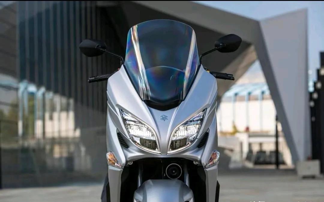 有点不思进取的踏板，铃木“汉堡人”400