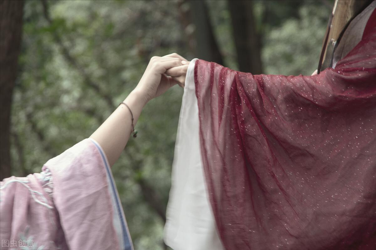 执子之手与子偕老英语,执子之手与子偕老英语正确翻译