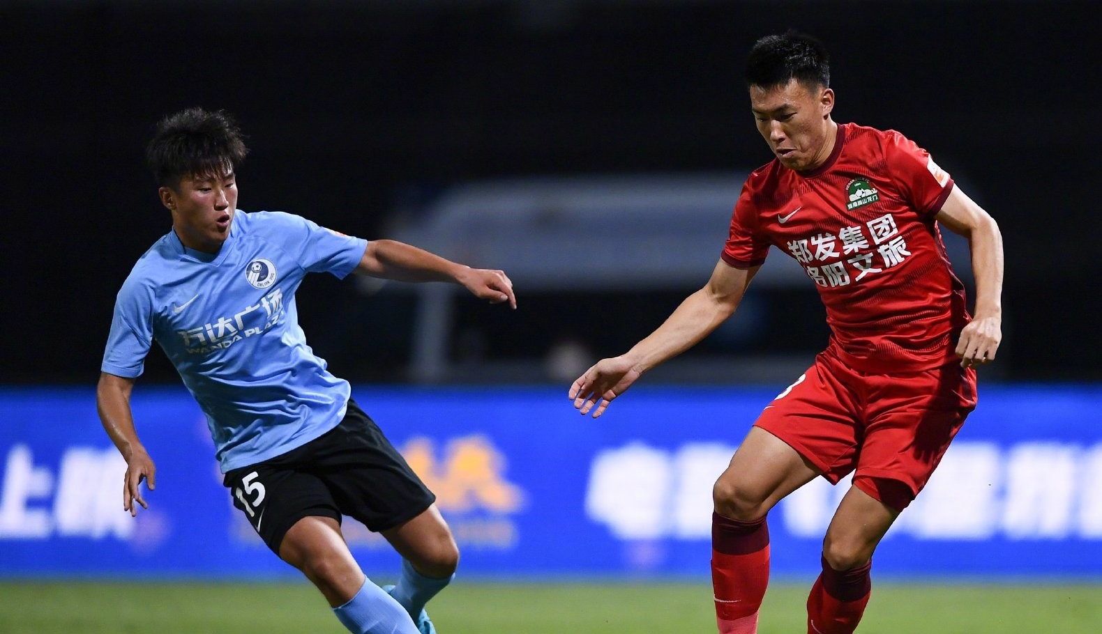 广州队对大连人谢晖,谢晖大连人踢上港