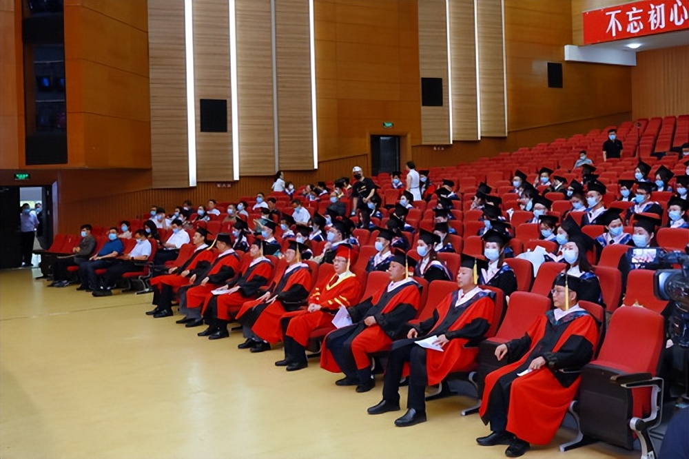 哈尔滨金融学院毕业10年,哈尔滨金融学院2022年毕业时间