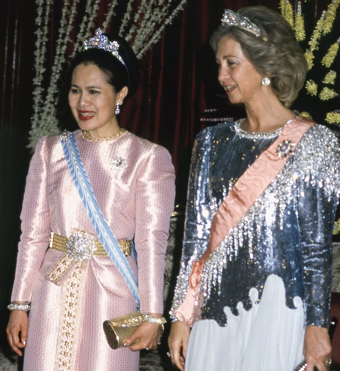 泰国王后诗丽吉钻石王冠,泰国国王皇冠