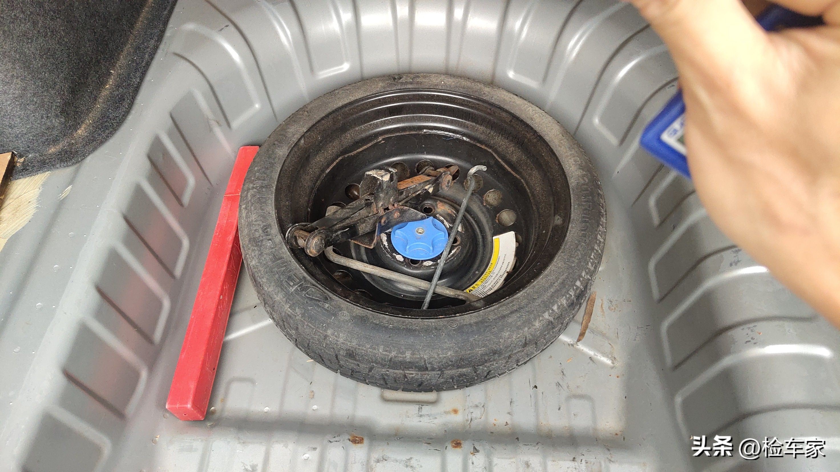 8年只开了不到2万公里的车能买不,8年才2万公里的车需要换轮胎吗