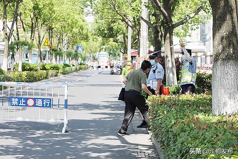 考场外的他们,考场是外地可以随时去考科四吗