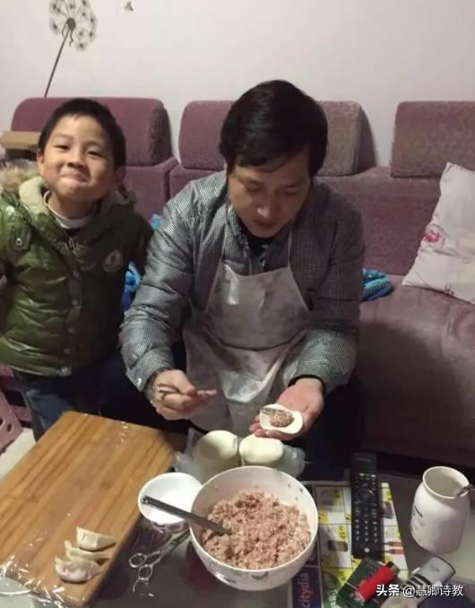 关于身边有特点的人的习作三年级,习作我身边有特点的人300个字以上