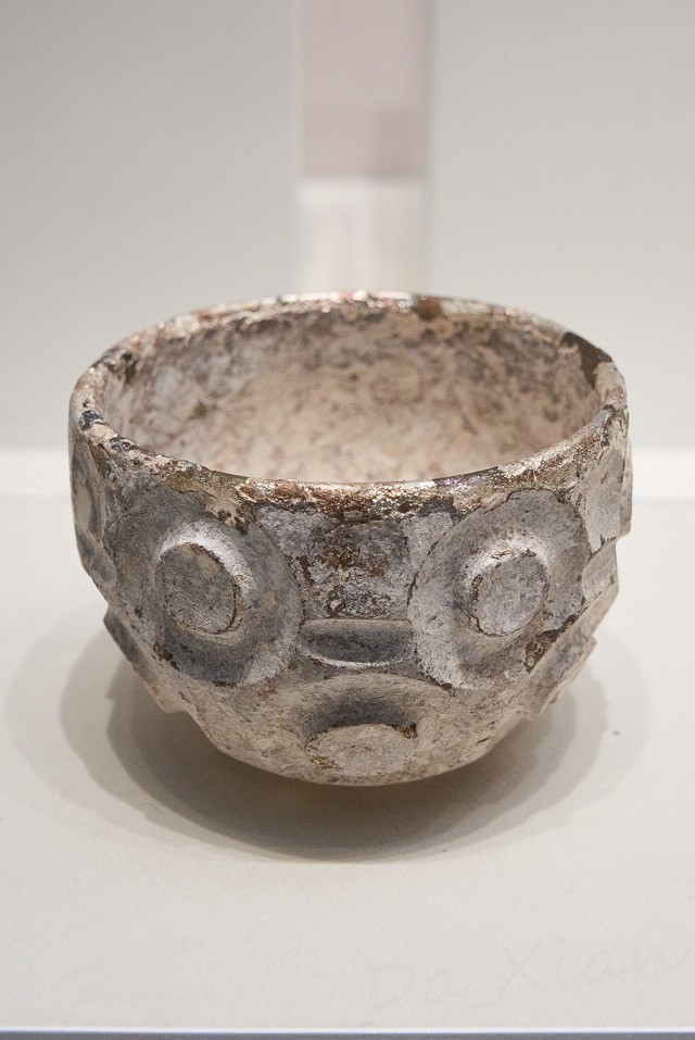 异彩纷呈：古代东西文明交流中的玻璃艺术之三（4）