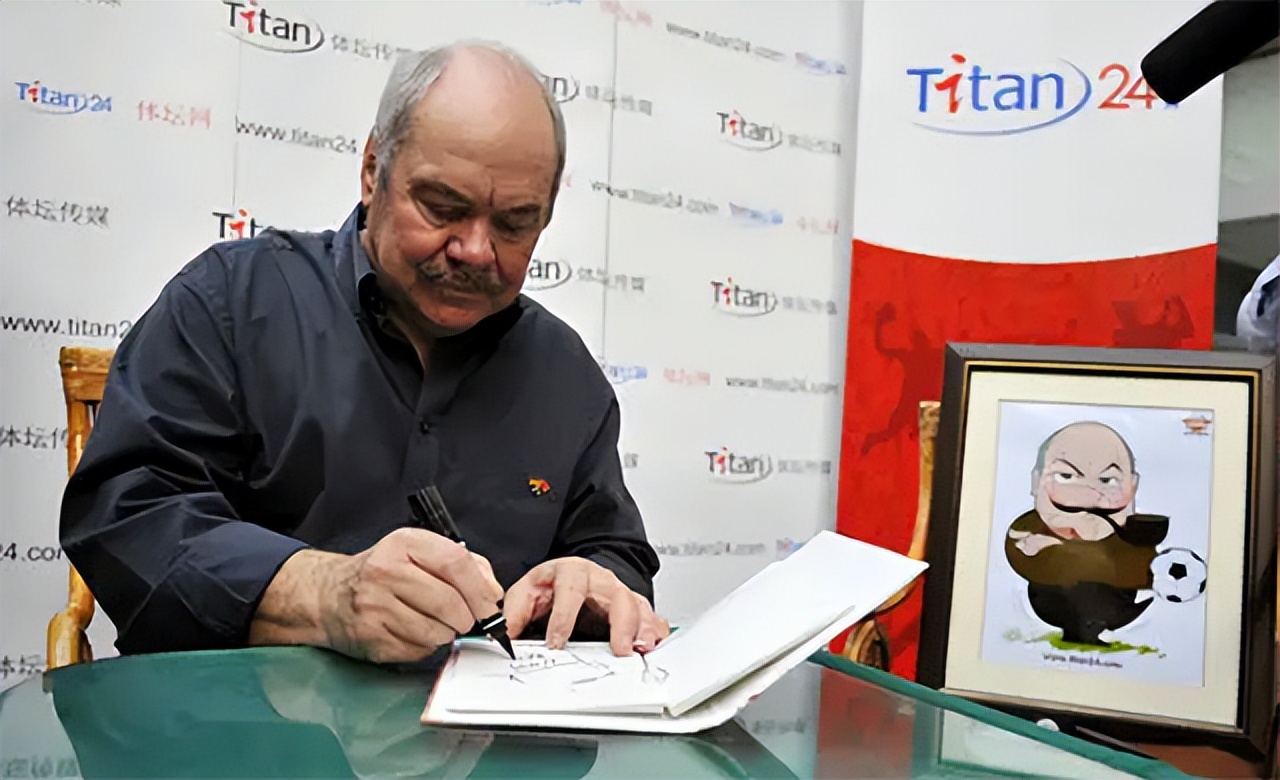 “国际*子骗**”施拉普纳：万人吹捧上春晚，球队爆冷万人嫌