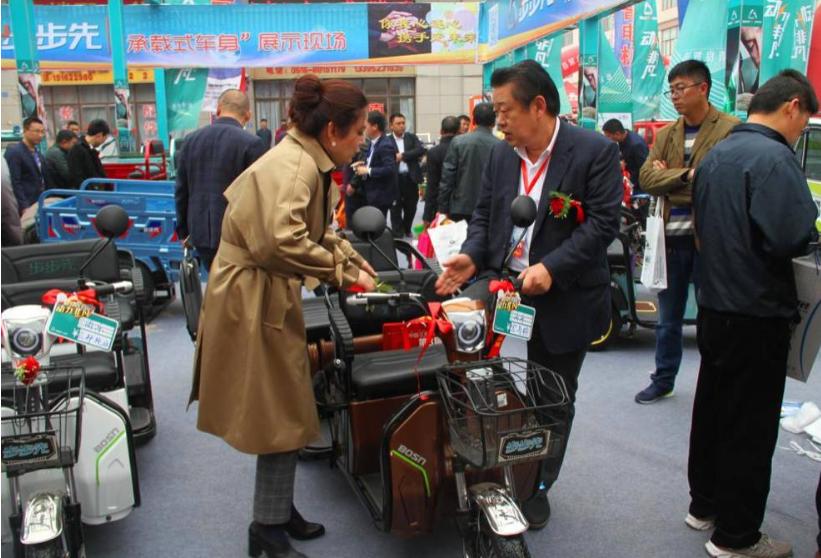 电动小三轮车价格多少钱一辆,一个电动小三轮多少钱