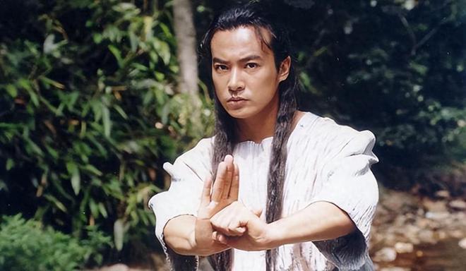 于波介绍自己的四合院,于波现在四合院内景