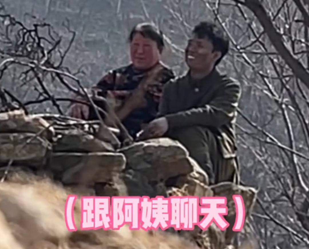 大学生进剧组当群演引热议,大学生进剧组当群演演技炸裂