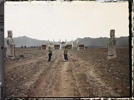 他是首位用彩色相机记录中国的人,他去世时孤苦伶仃