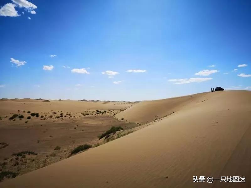 中国唯一一个被沙漠环绕的县城,我国西北方有个小城市