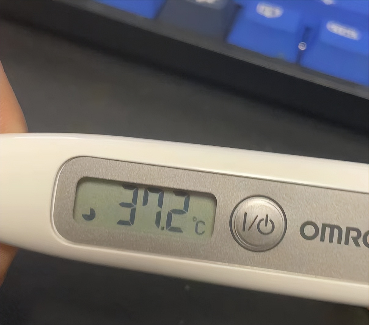 两只体温计测出来相差0.4,2个水银温度计测量结果不一样