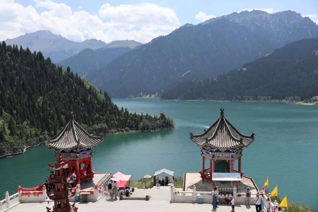 品读|张寿岭：关于春华秋实「八千湘女上天山」的修改札