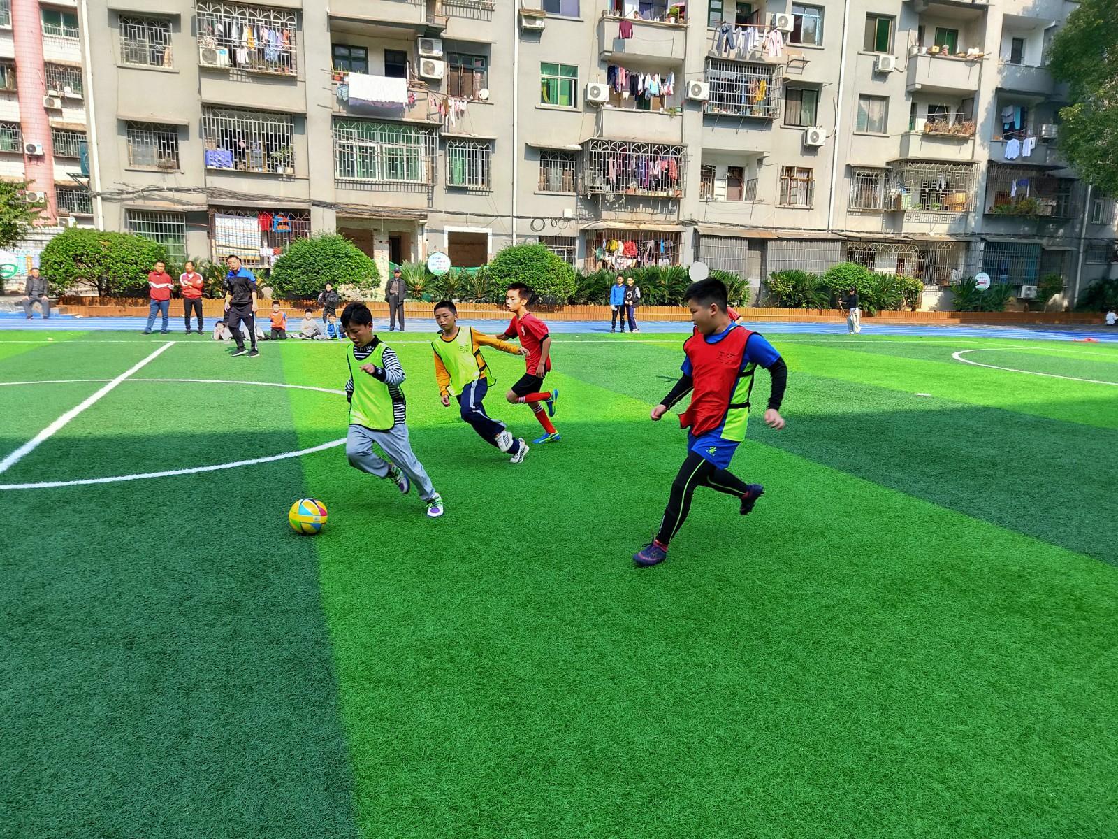 记录儿子第一次参加篮球比赛,记录儿子第一次足球比赛