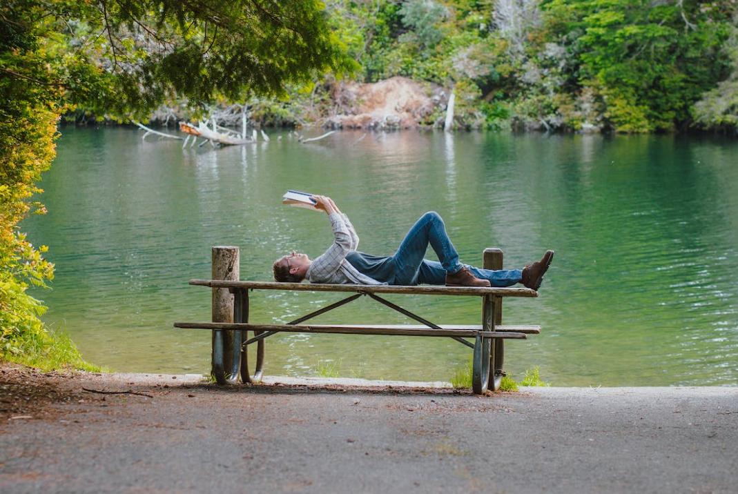 心理学:探讨身体动作经验对肢体动词语义加工的影响