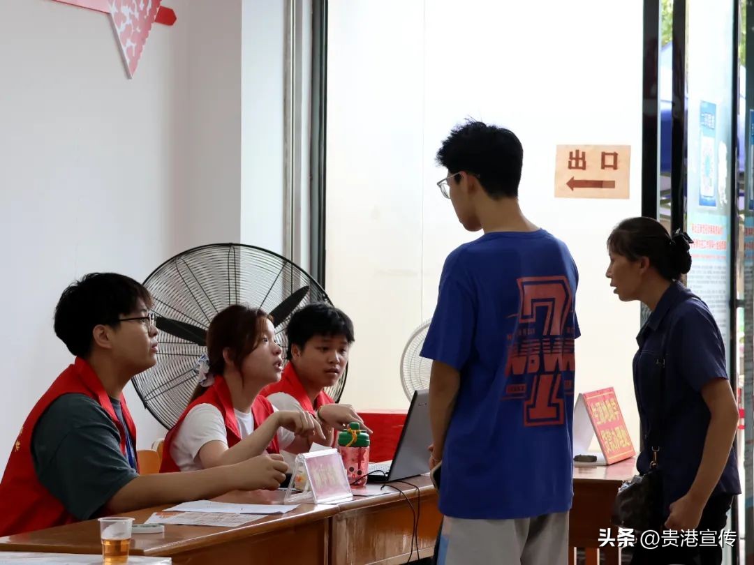 上大学贷款要的证件,上大学的贷款要怎么还