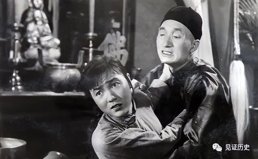 美国贝莱德公司替乌克兰还债,卖掉乌克兰贝莱德公司