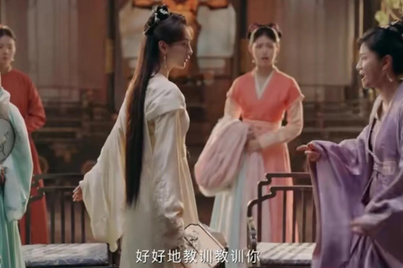 《长风渡》自从月姨娘到了柳家，玉茹和母亲就活成了徉州城的笑话