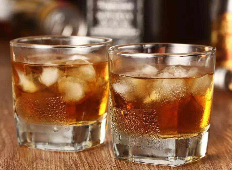 马爹利xo和轩尼诗xo有什么区别,轩尼诗xo是白兰地还是威士忌