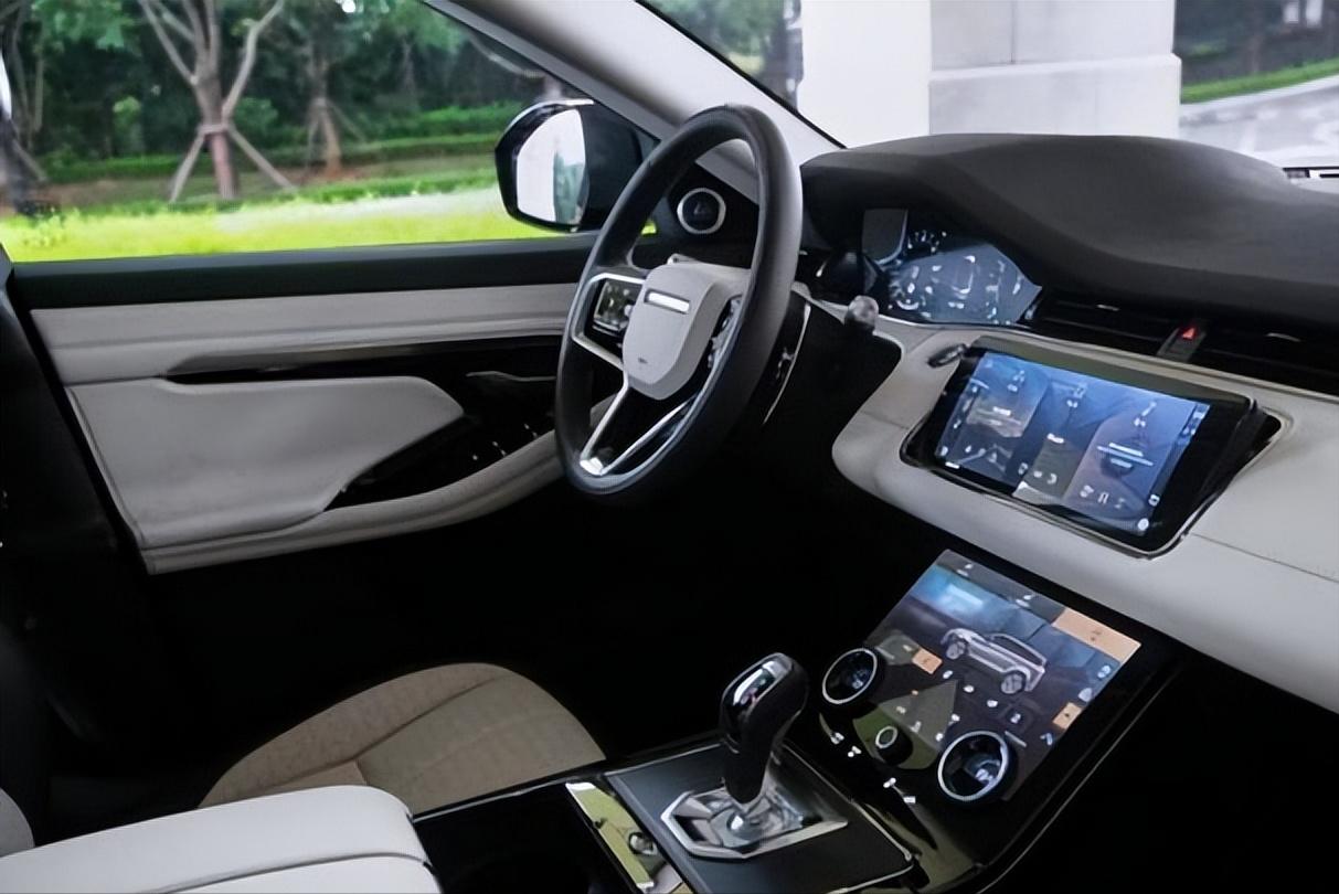 x3跟路虎极光怎么选,揽胜极光和宝马x3哪个更值得购买