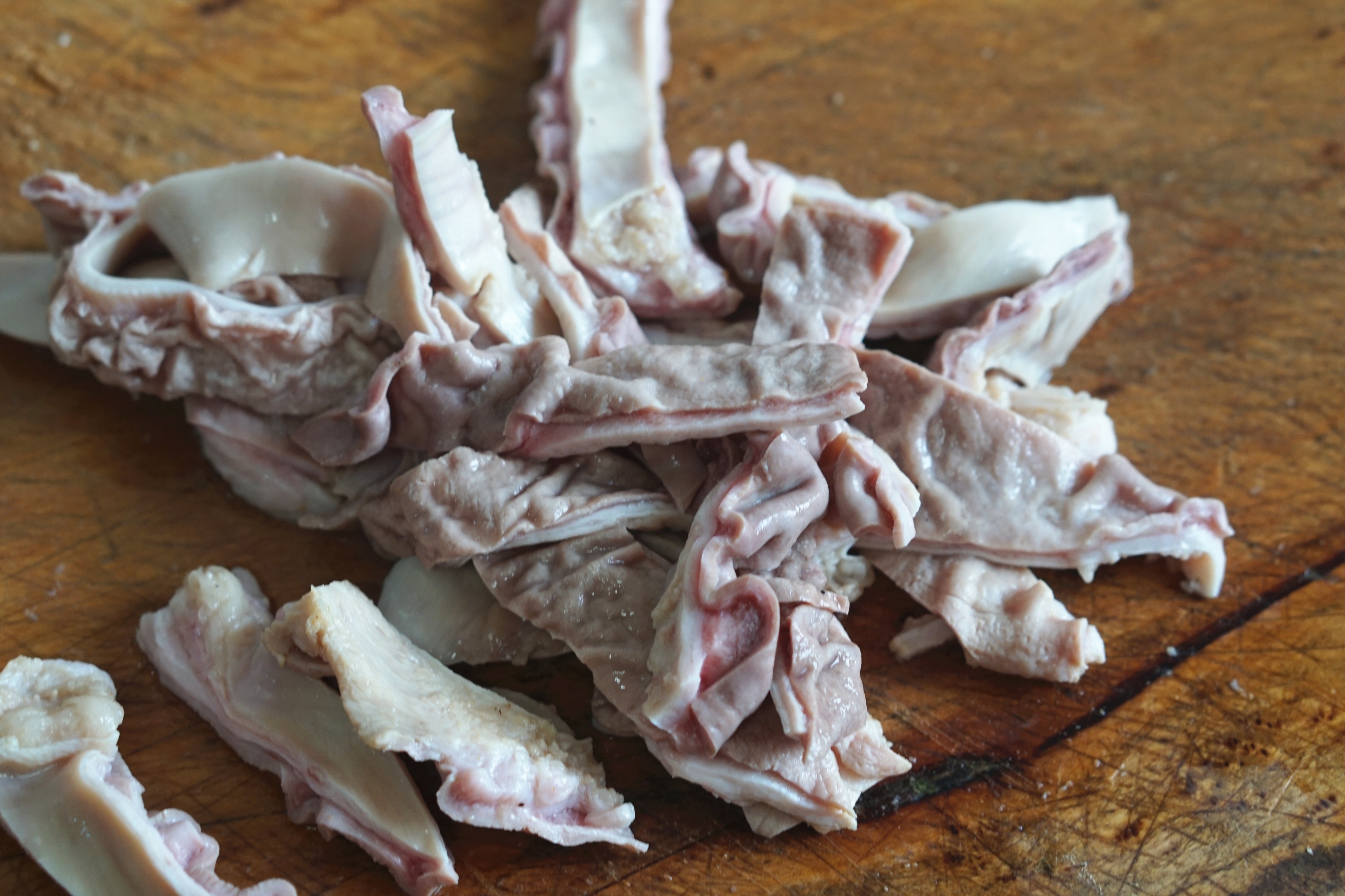 家庭版胡椒猪肚鸡汤做法,猪肚鸡怎么给孩子炖健脾开胃