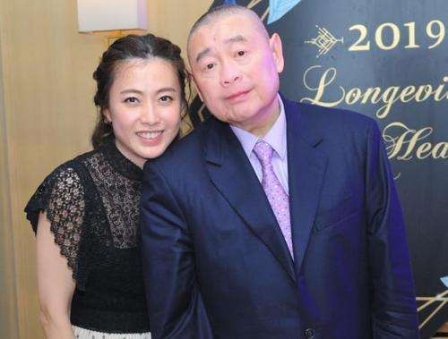 甘比豪门阔太日常,甘比从狗仔逆袭成为香港女首富