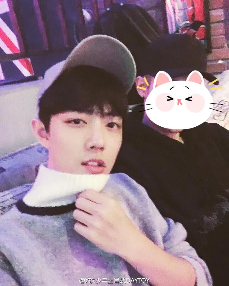 肖战微博上发自己的照片,肖战曾经的微博照片