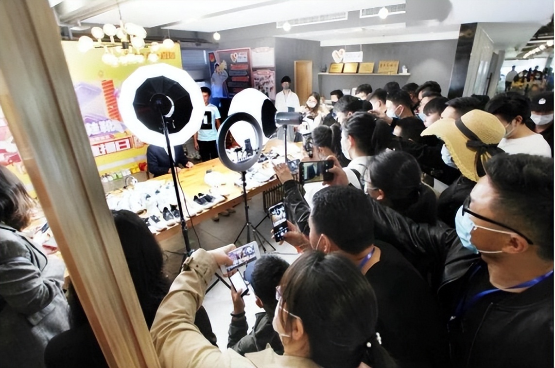 国货品牌如何面对消费质疑,国货品牌理性消费国货之光