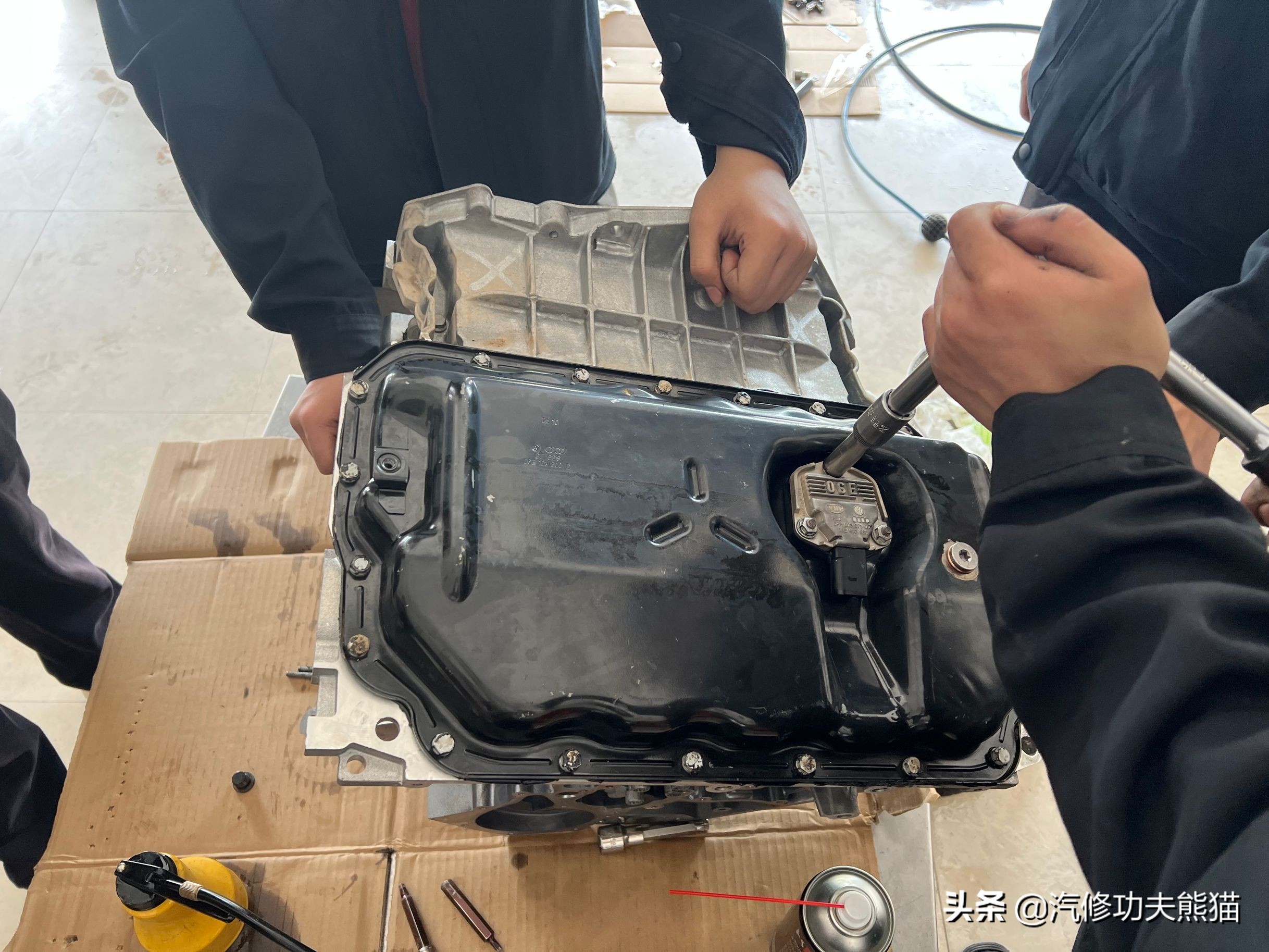 奥迪a6五百块钱,奥迪a65000公里烧一升机油维修