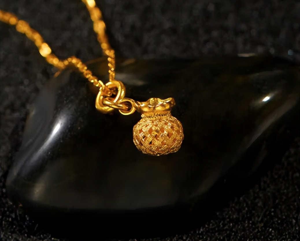 购买20克黄金项链需要多少钱,一条十克的金项链大概要多少钱