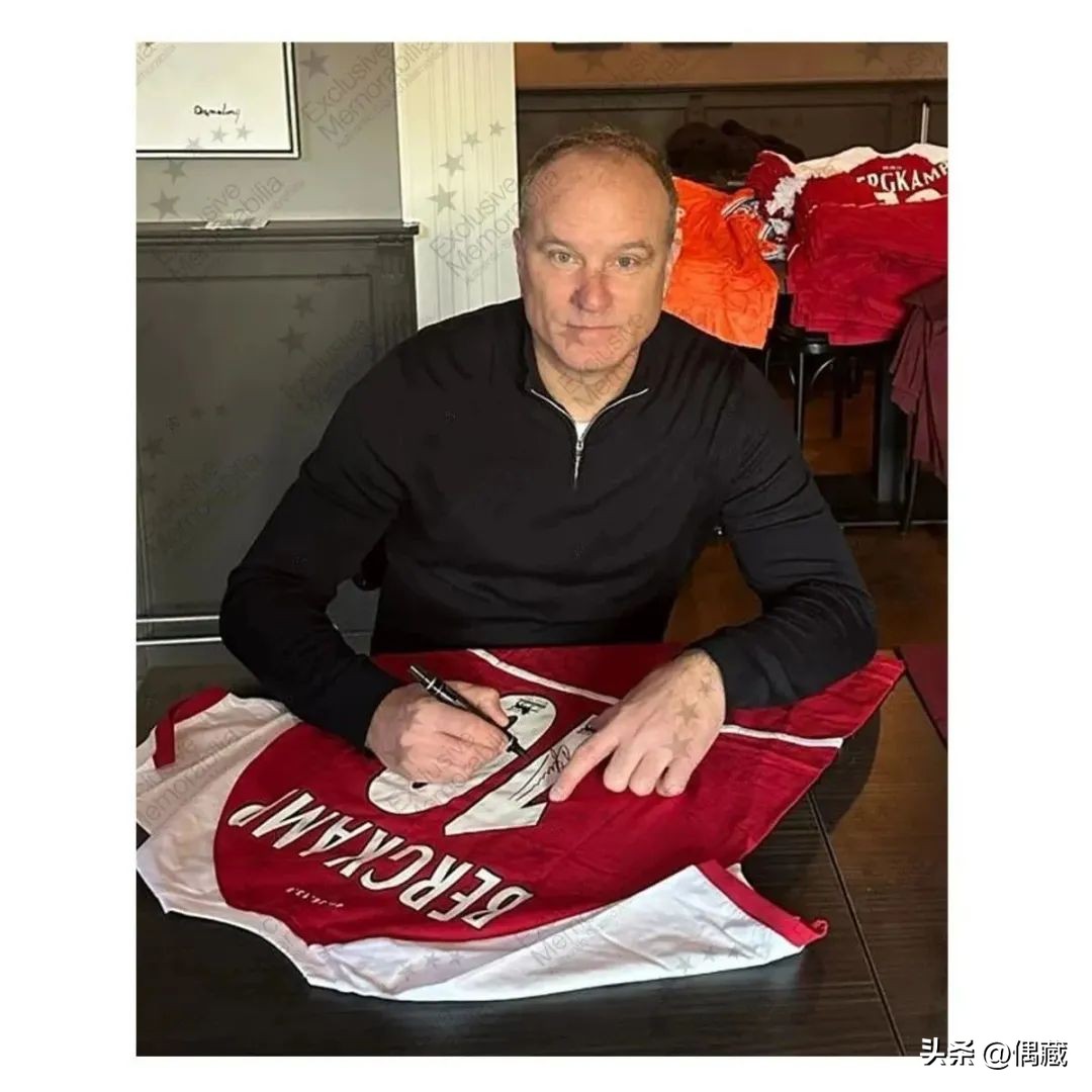 限量7张！TheDugout上架C罗超大幅签名海报