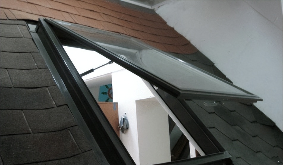 屋顶天窗漏水的原因和处理方法,天窗漏水把天窗封了怎么拔掉电源