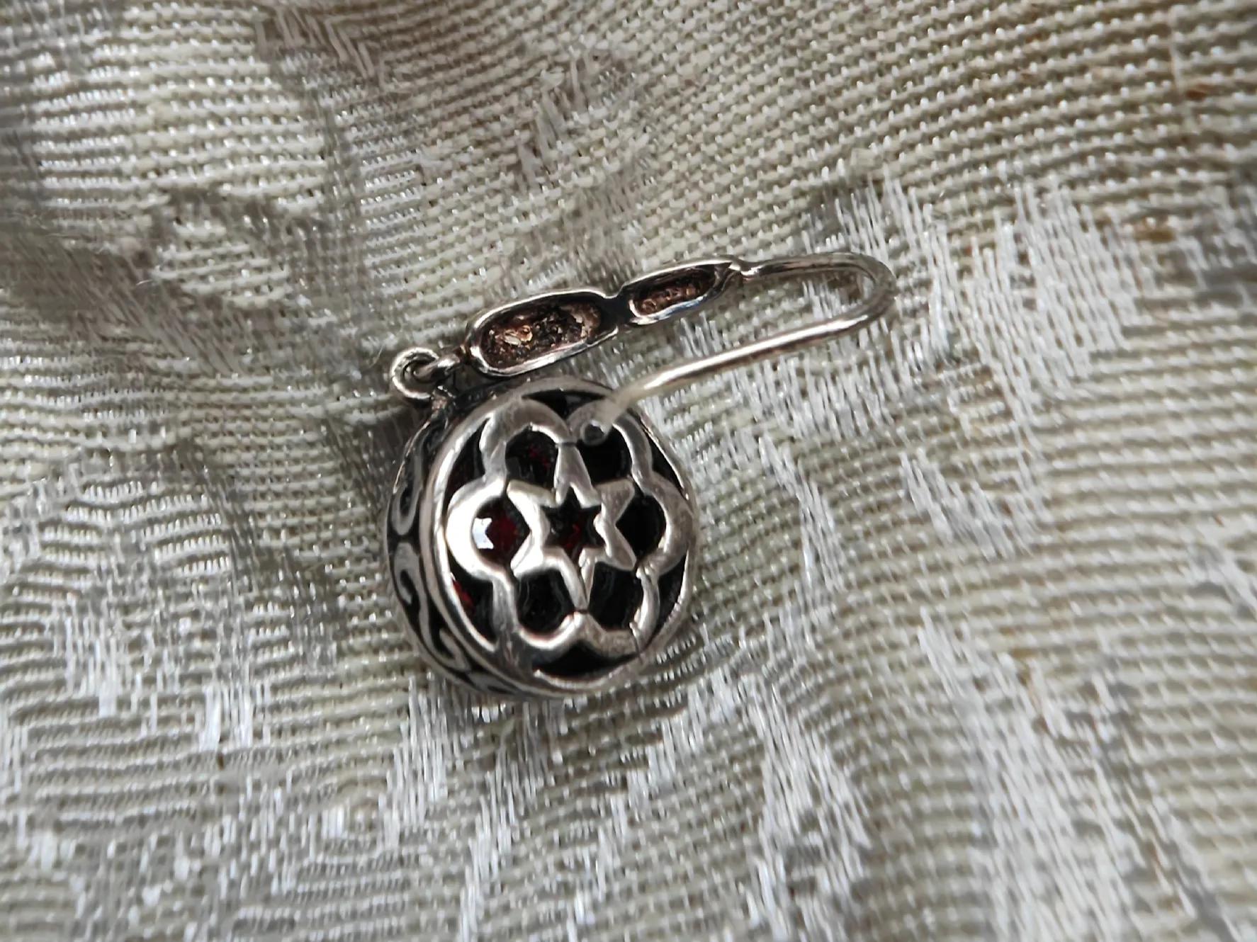 银饰品变黑自己怎样清洗,怎样处理银饰品氧化变黑