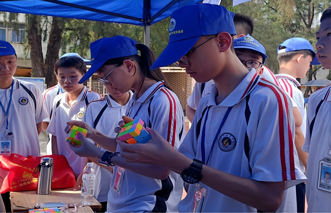 教学科技赋能融合区域协同共谋发展——清城中学第十届校园科技节